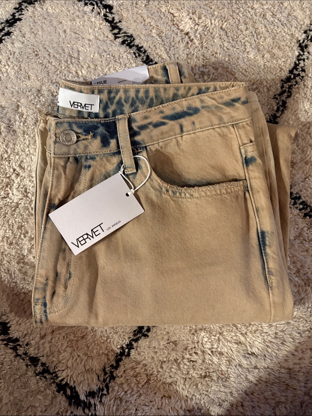 NWT Vervet Leslie 90s Vintage Flare Distressed Acid Wash Jeans Size 29 - Picture 7 of 7
